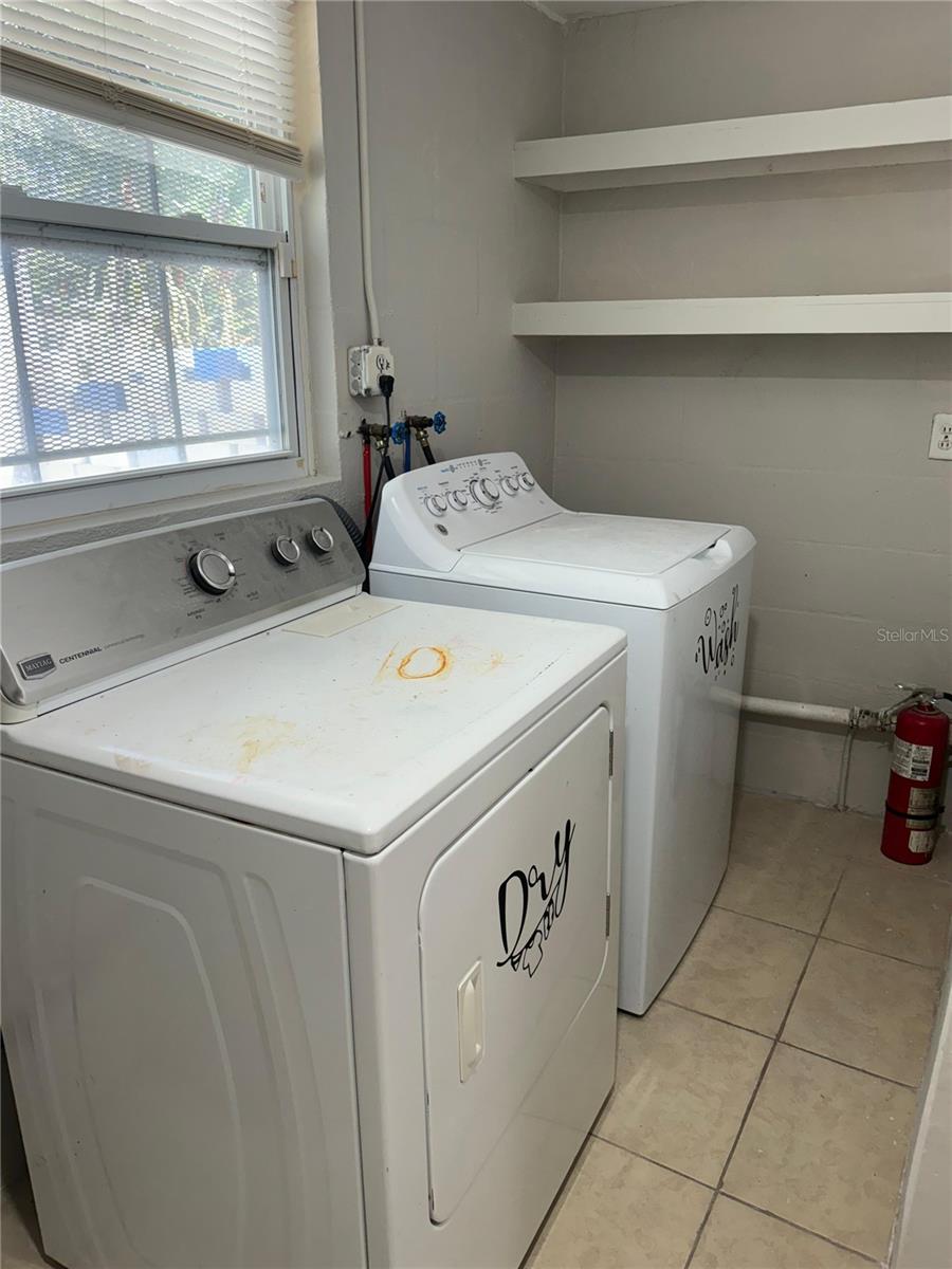 Image 11 of 35 For 2331 Oak Street