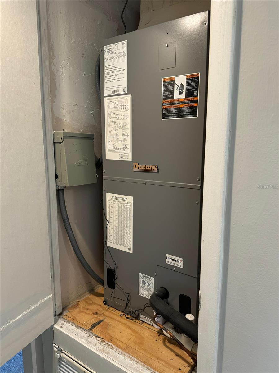 Image 17 of 35 For 2331 Oak Street