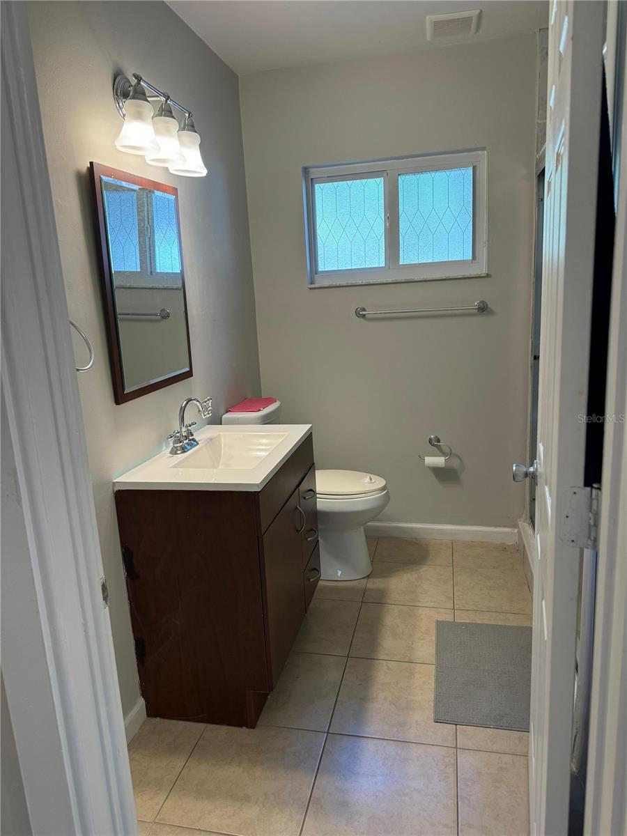 Image 22 of 35 For 2331 Oak Street