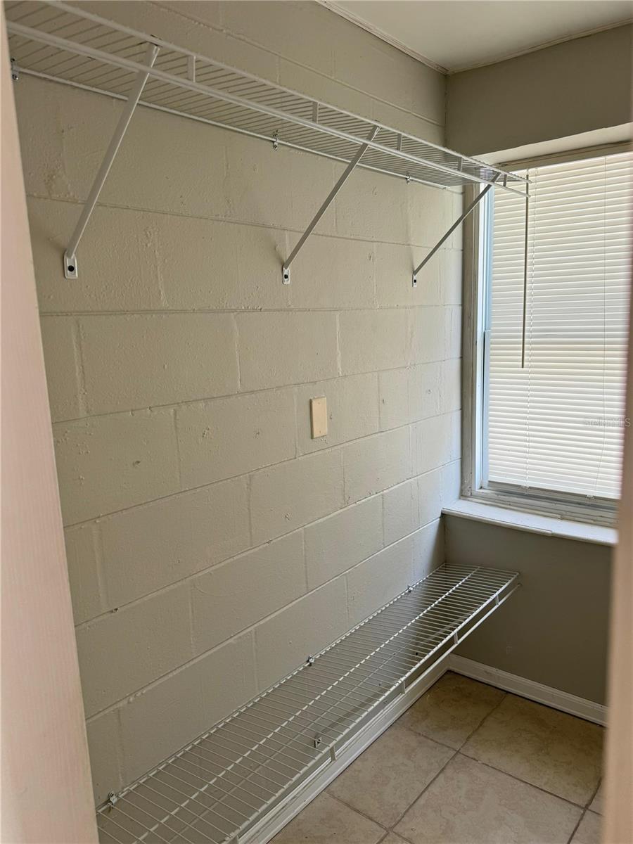 Image 30 of 35 For 2331 Oak Street