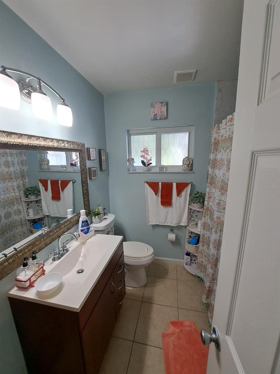 Image 31 of 35 For 2331 Oak Street