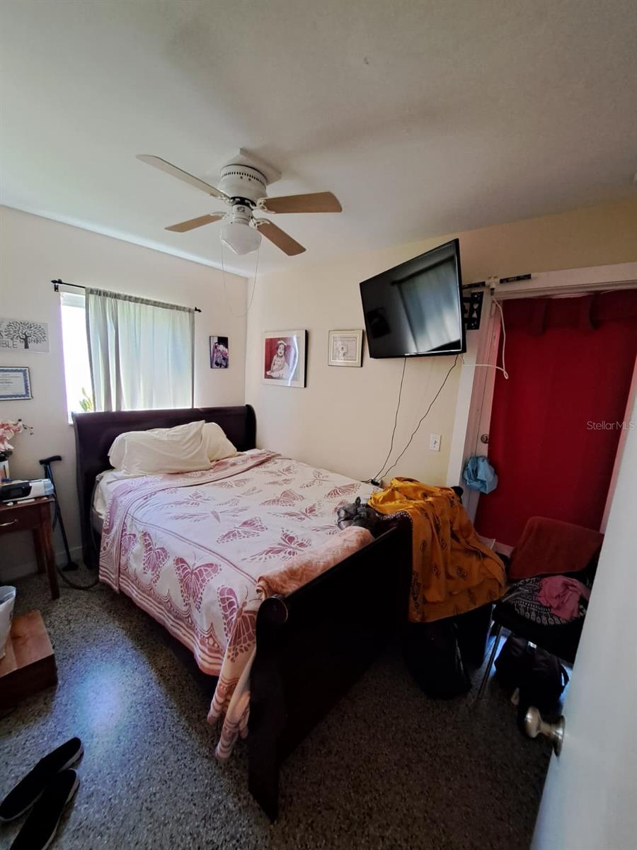 Image 32 of 35 For 2331 Oak Street