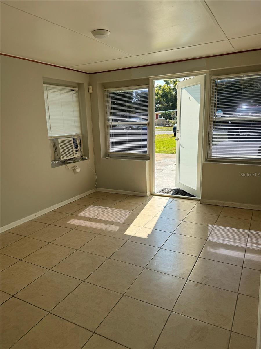 Image 7 of 35 For 2331 Oak Street