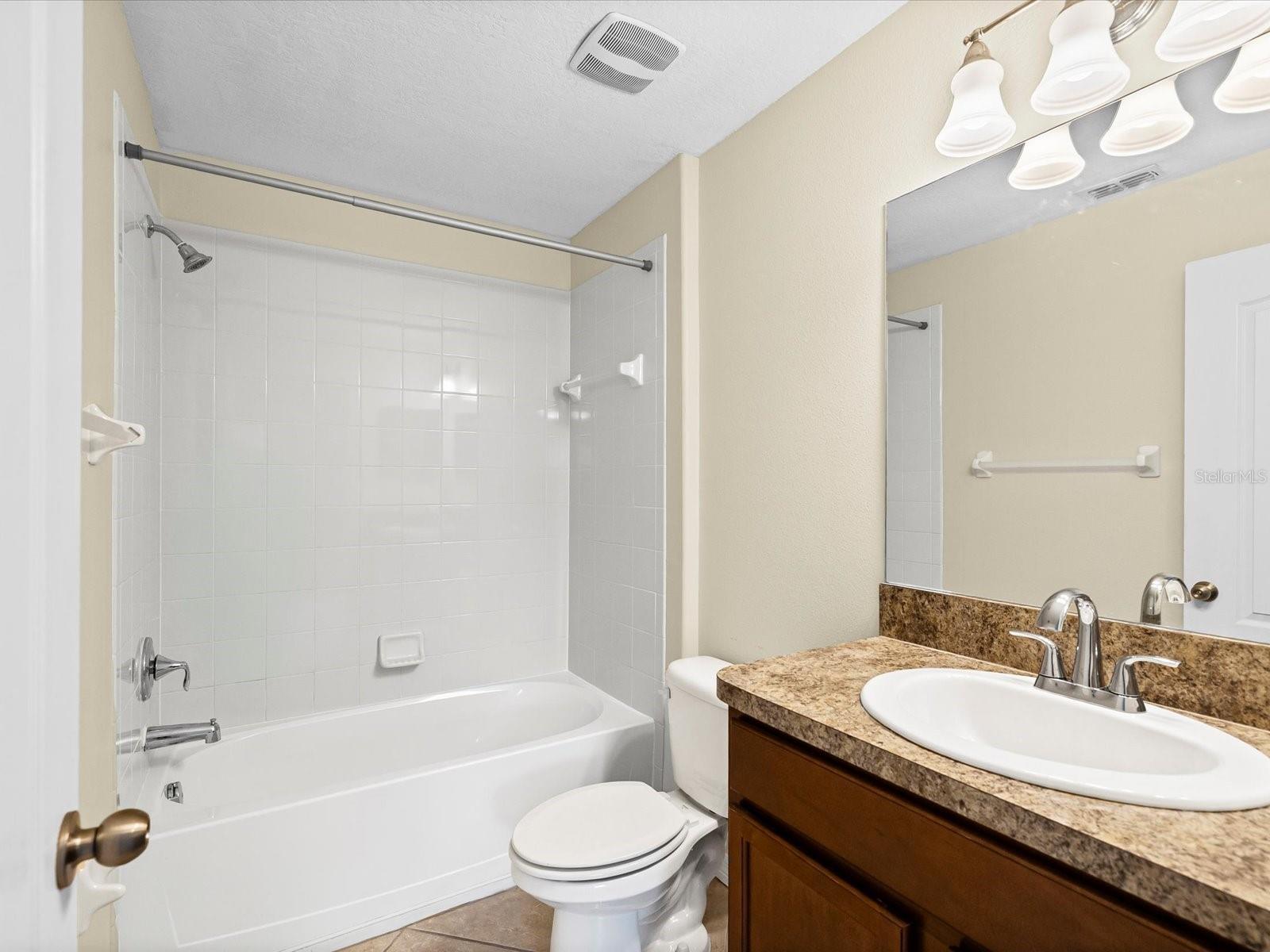 Image 21 of 33 For 9779 Trumpet Vine Loop