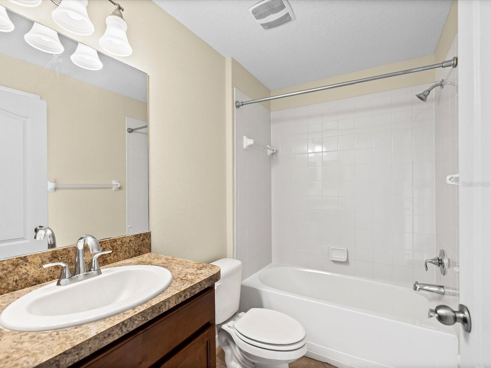 Image 25 of 33 For 9779 Trumpet Vine Loop