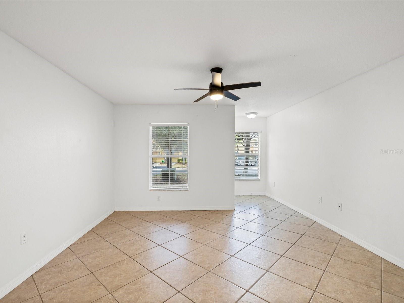 Image 4 of 33 For 9779 Trumpet Vine Loop