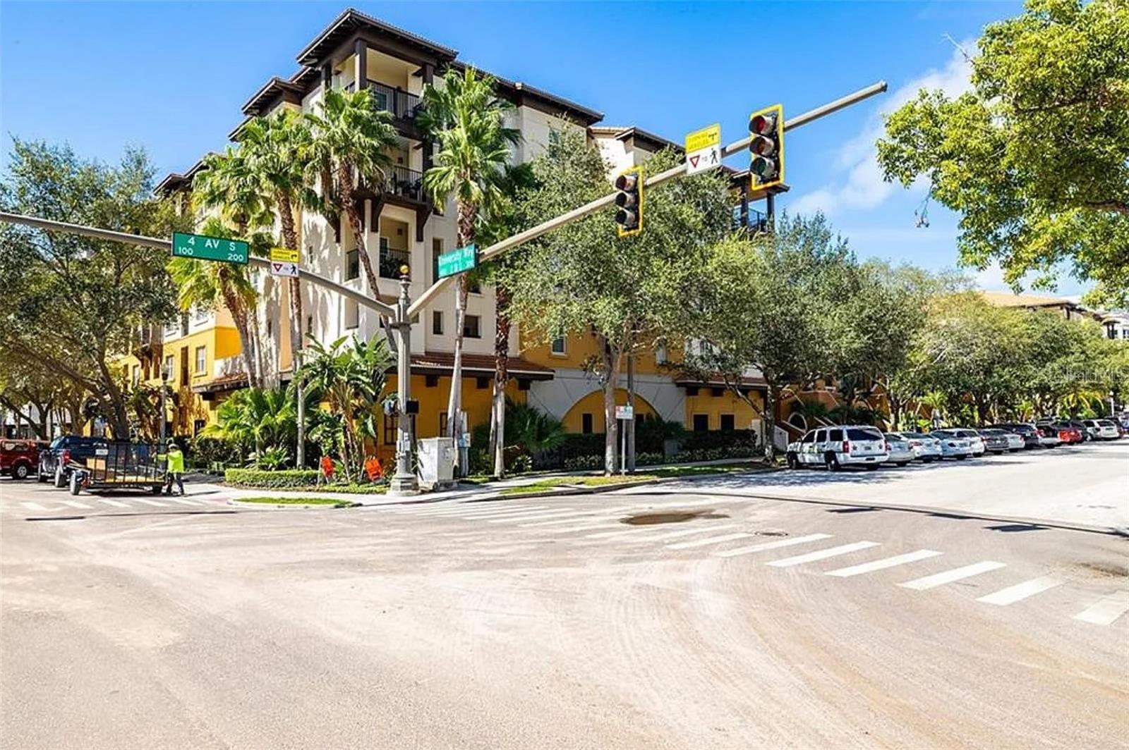 Details for 200 4th Avenue S 302, ST PETERSBURG, FL 33701