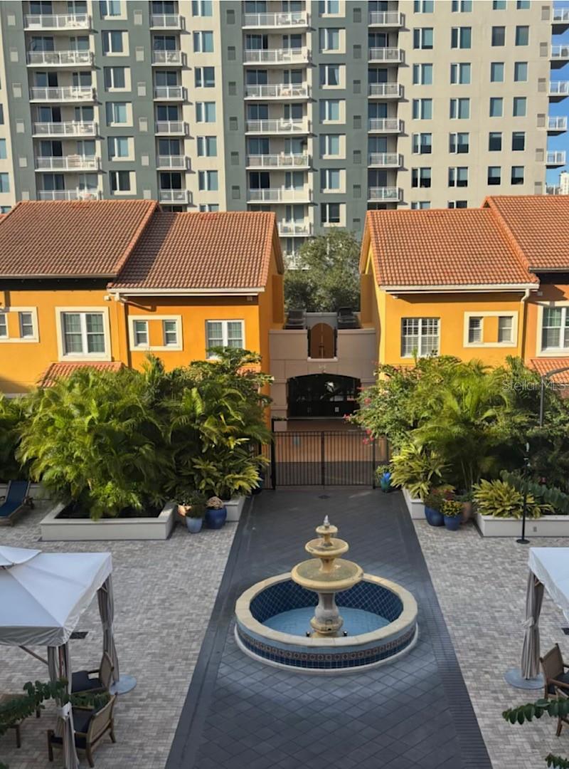 Image 3 of 18 For 200 4th Avenue S 302