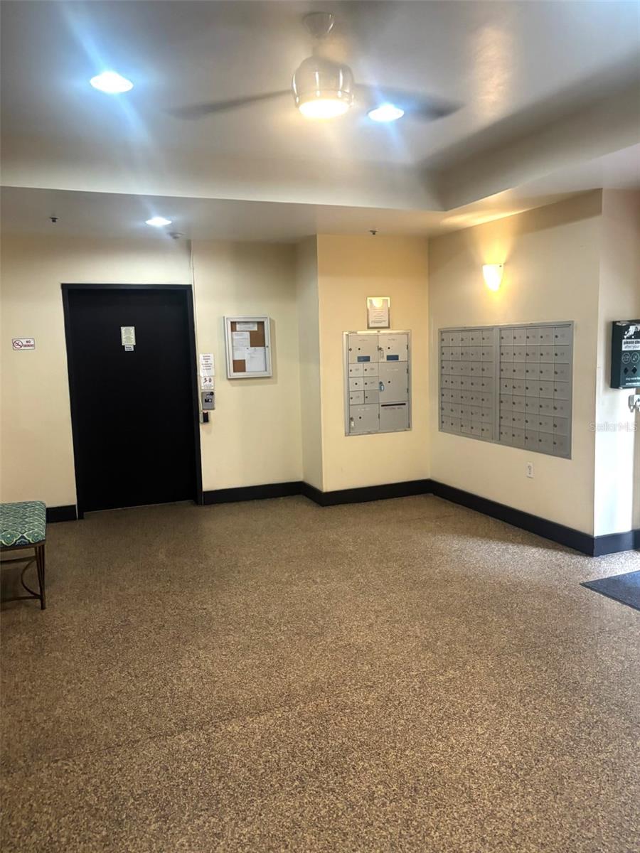 Image 4 of 18 For 200 4th Avenue S 302