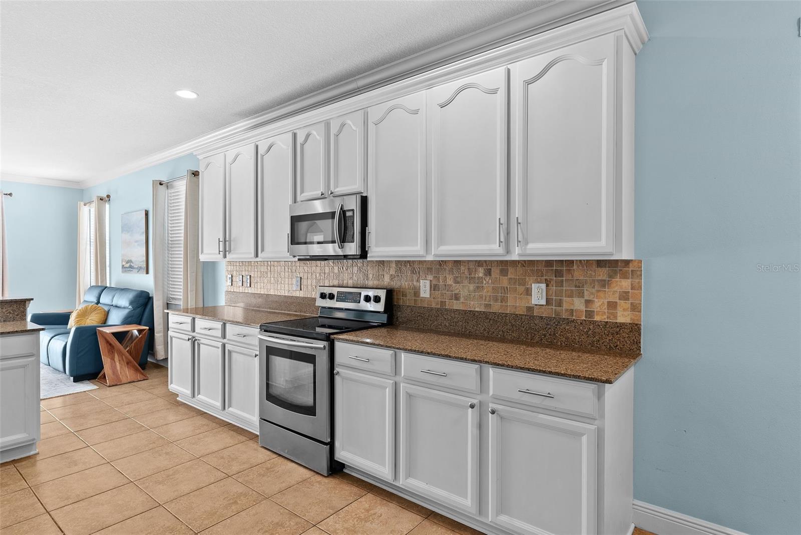 Listing photo id 9 for 2918 Winglewood Circle