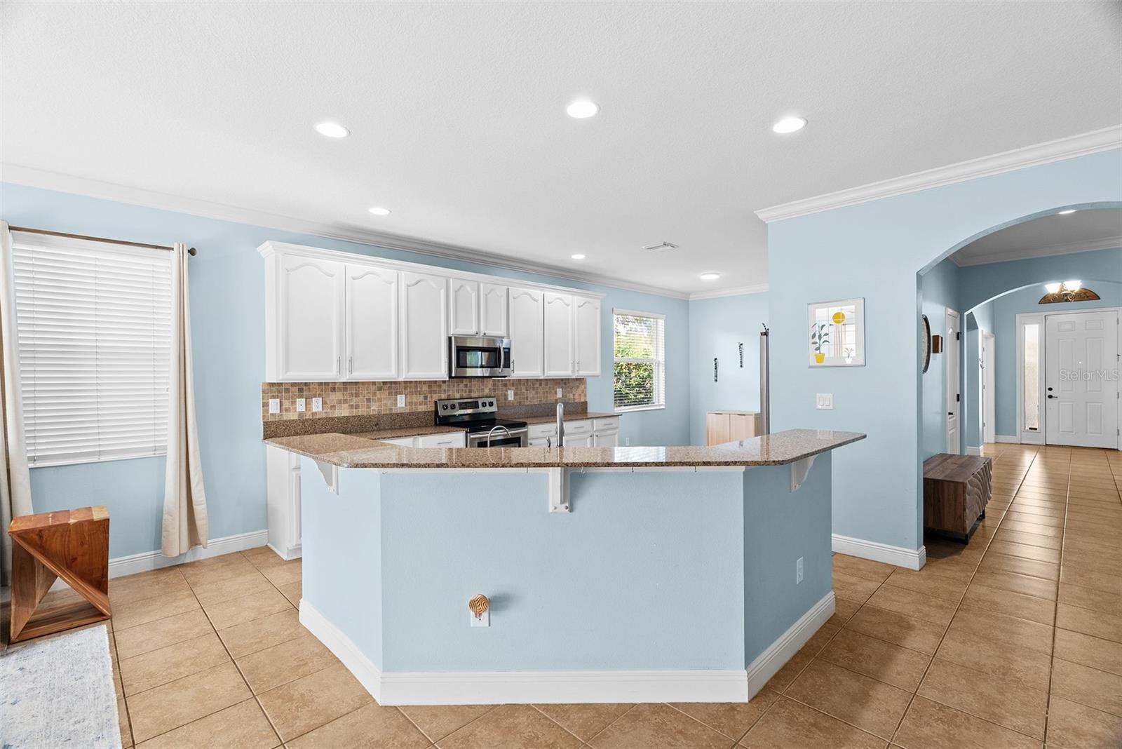 Listing photo id 12 for 2918 Winglewood Circle