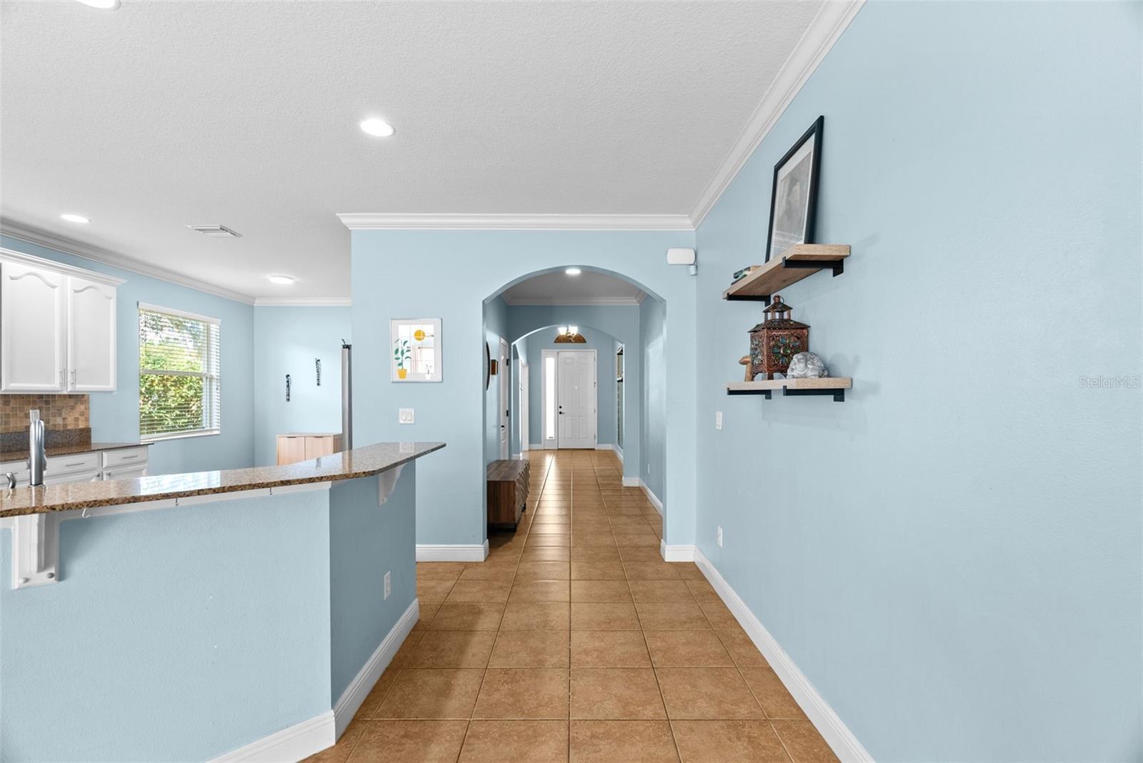 Listing photo id 13 for 2918 Winglewood Circle