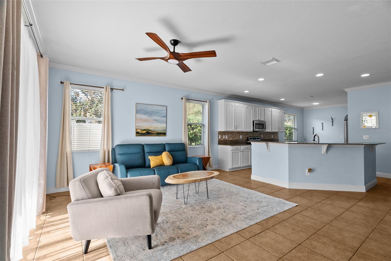 Listing photo id 14 for 2918 Winglewood Circle