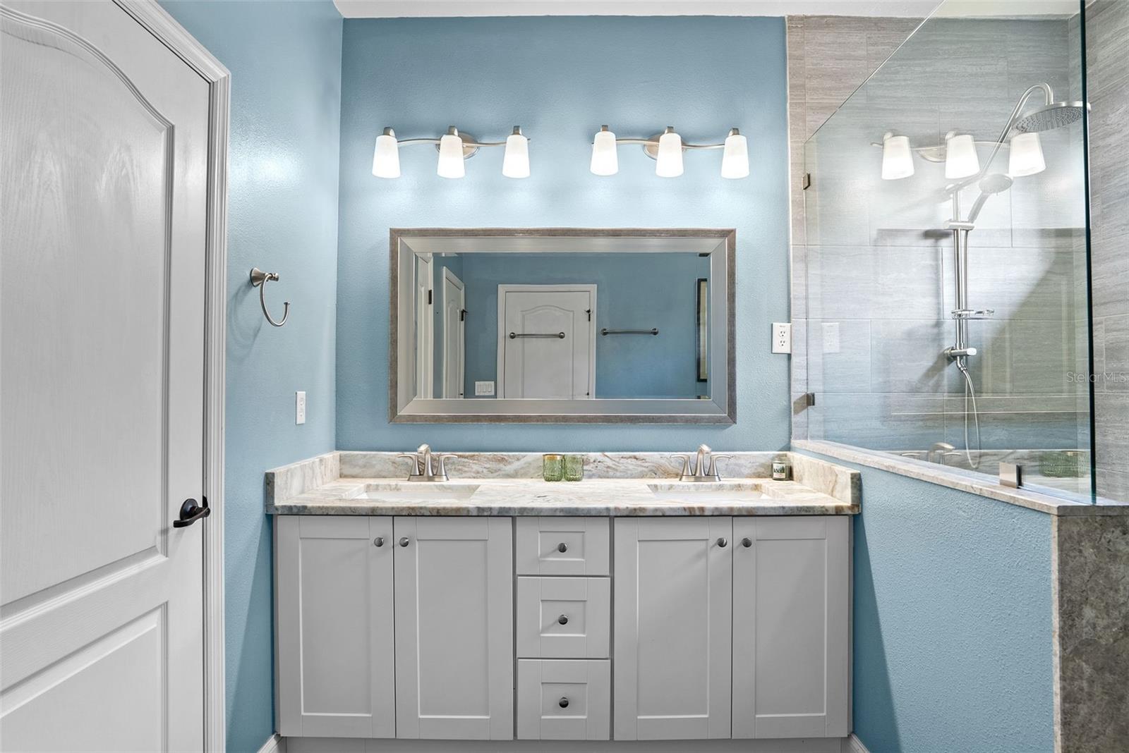 Listing photo id 26 for 2918 Winglewood Circle