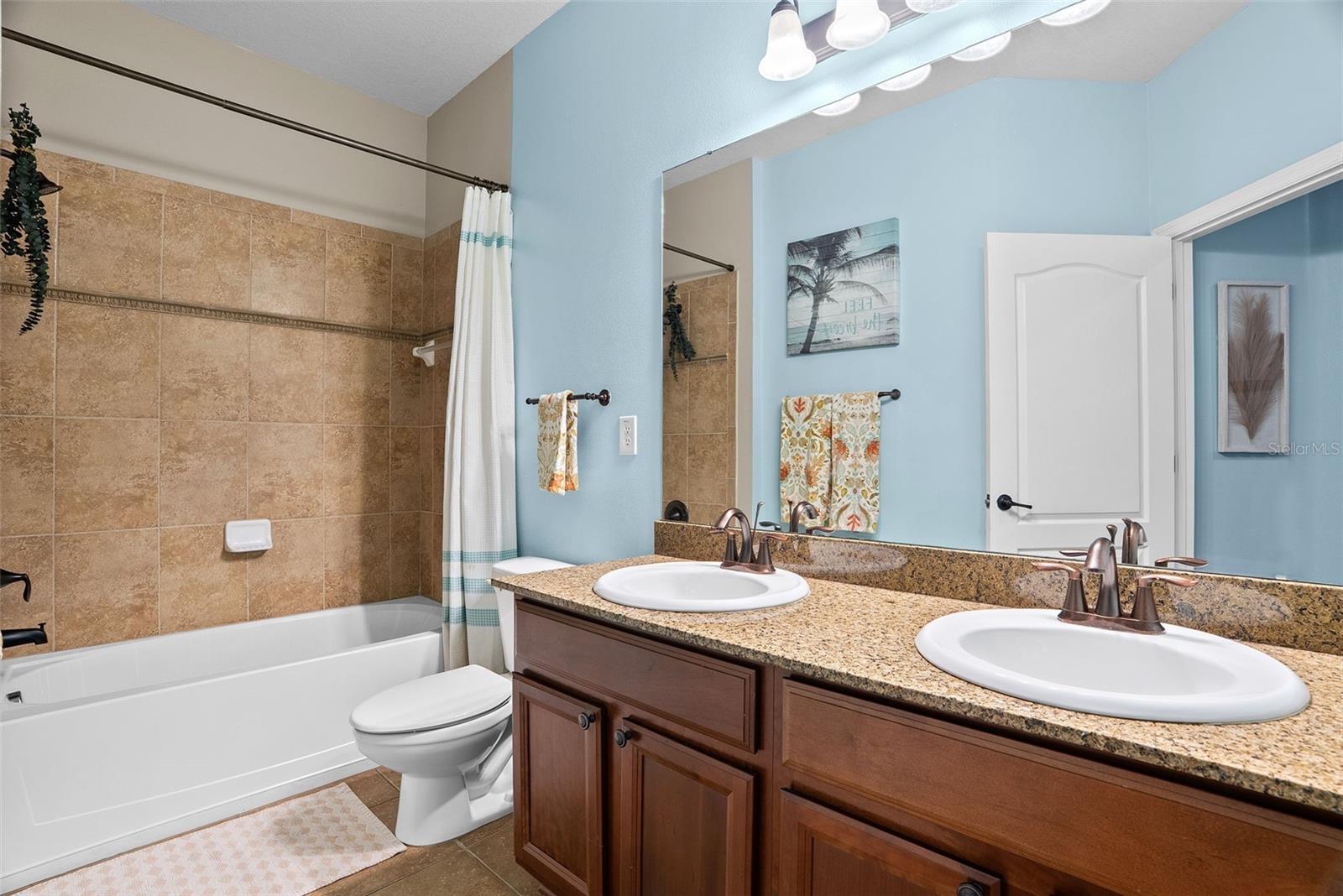 Listing photo id 31 for 2918 Winglewood Circle