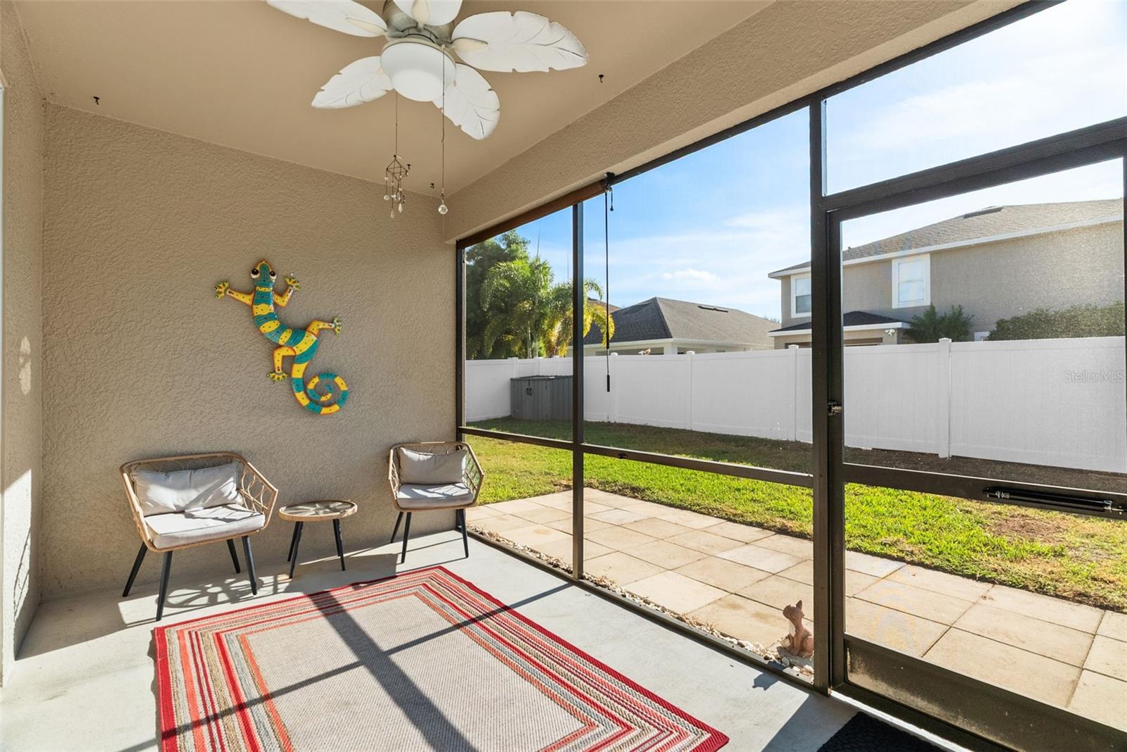 Listing photo id 36 for 2918 Winglewood Circle