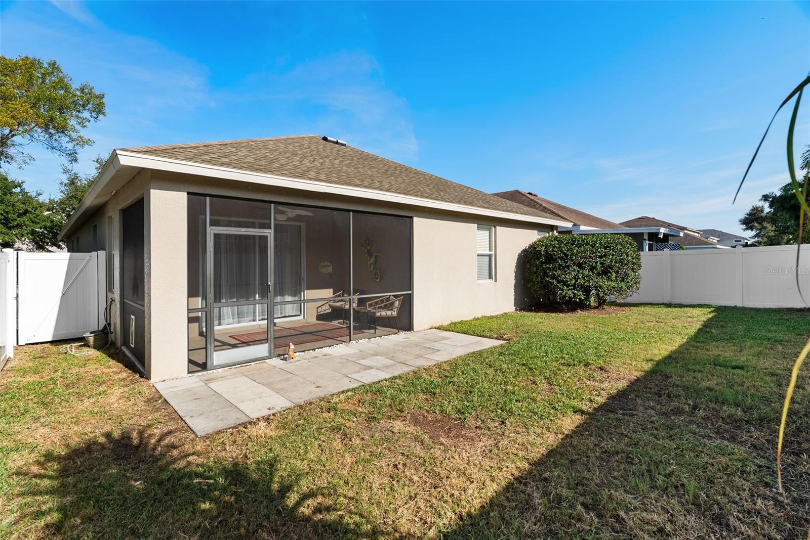 Listing photo id 38 for 2918 Winglewood Circle