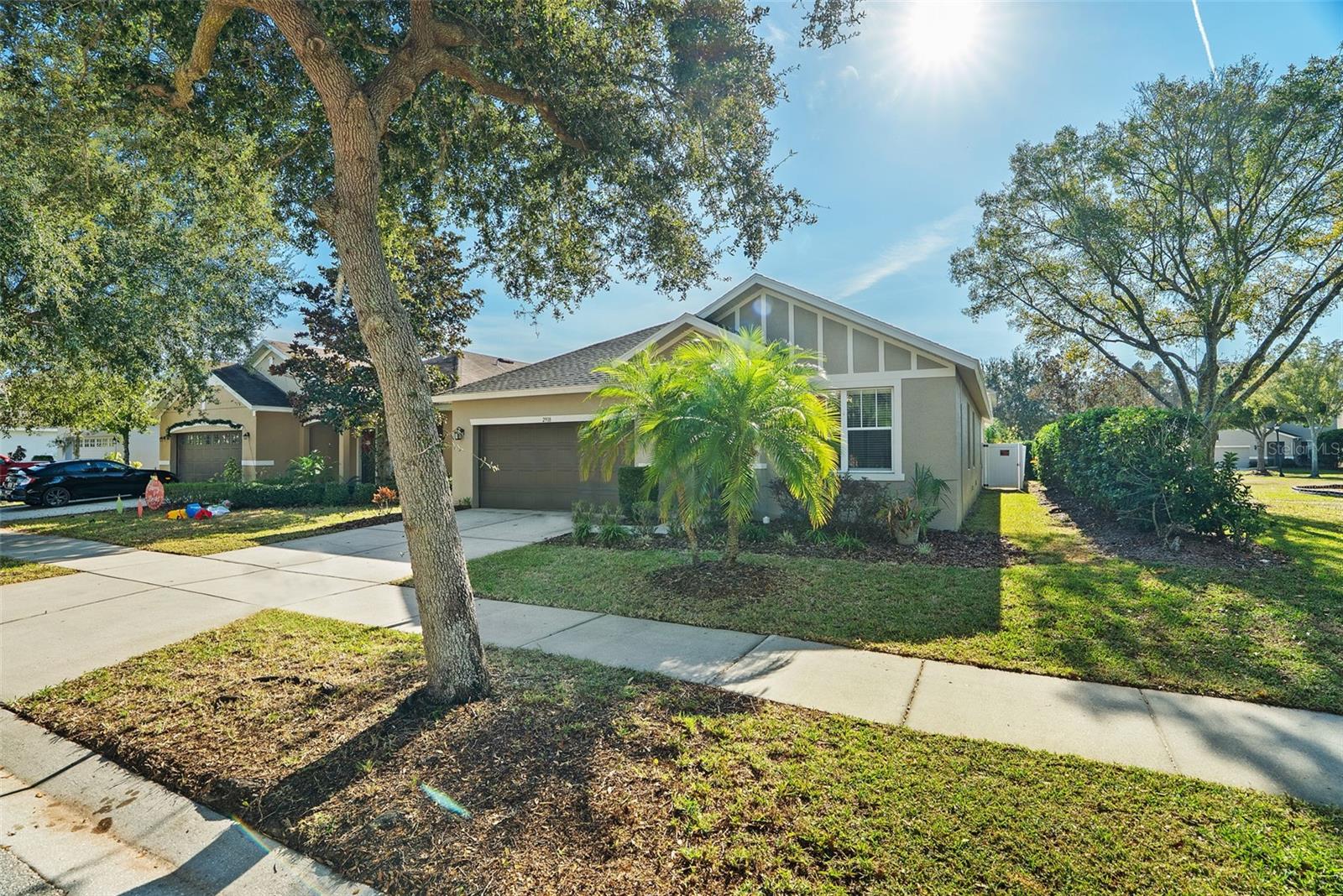 Listing photo id 45 for 2918 Winglewood Circle