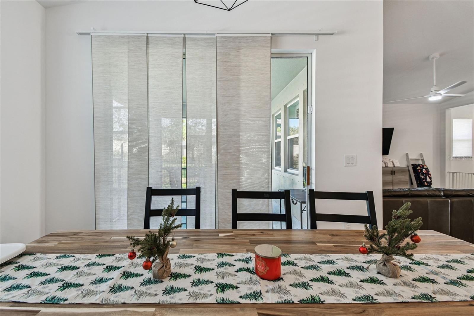 Image 15 of 52 For 11823 Armada Way