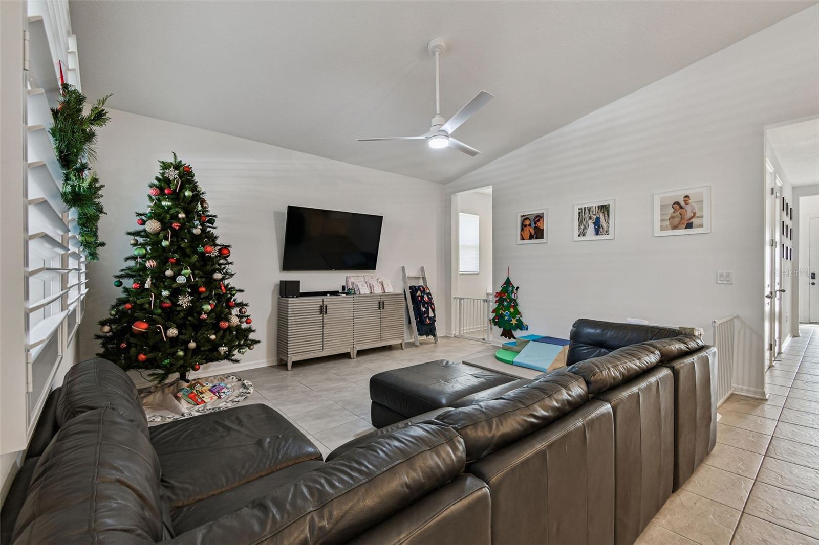 Image 17 of 52 For 11823 Armada Way