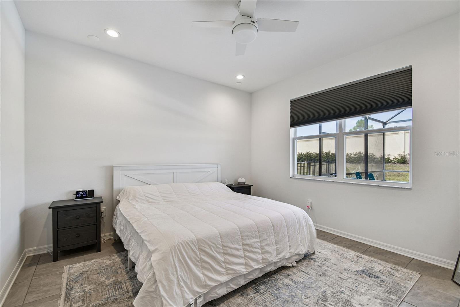 Image 22 of 52 For 11823 Armada Way