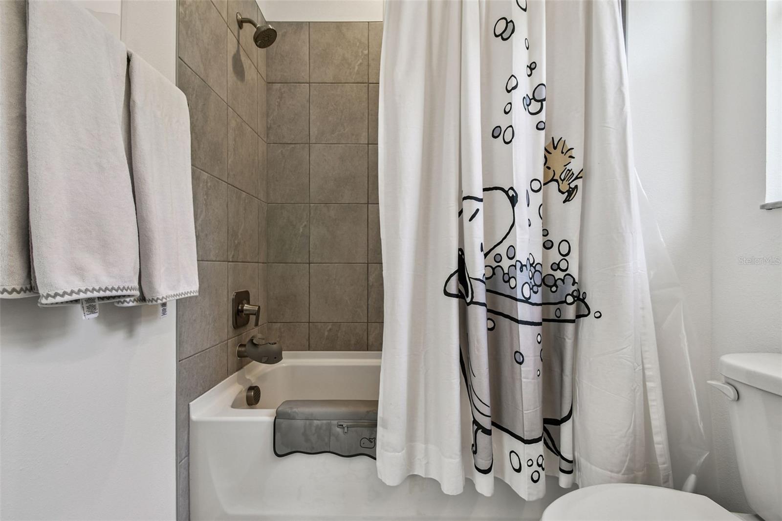 Image 36 of 52 For 11823 Armada Way