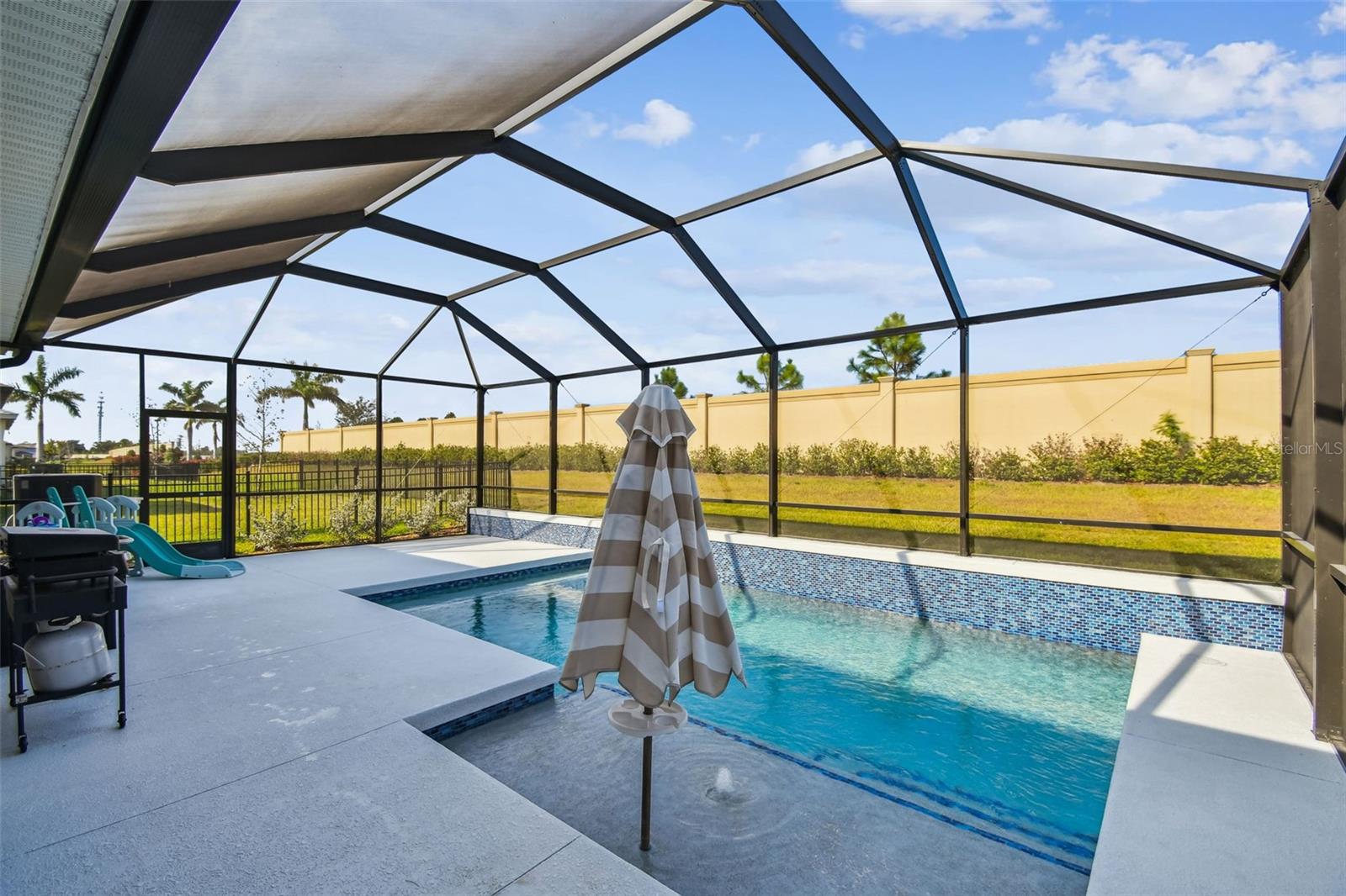 Image 44 of 52 For 11823 Armada Way