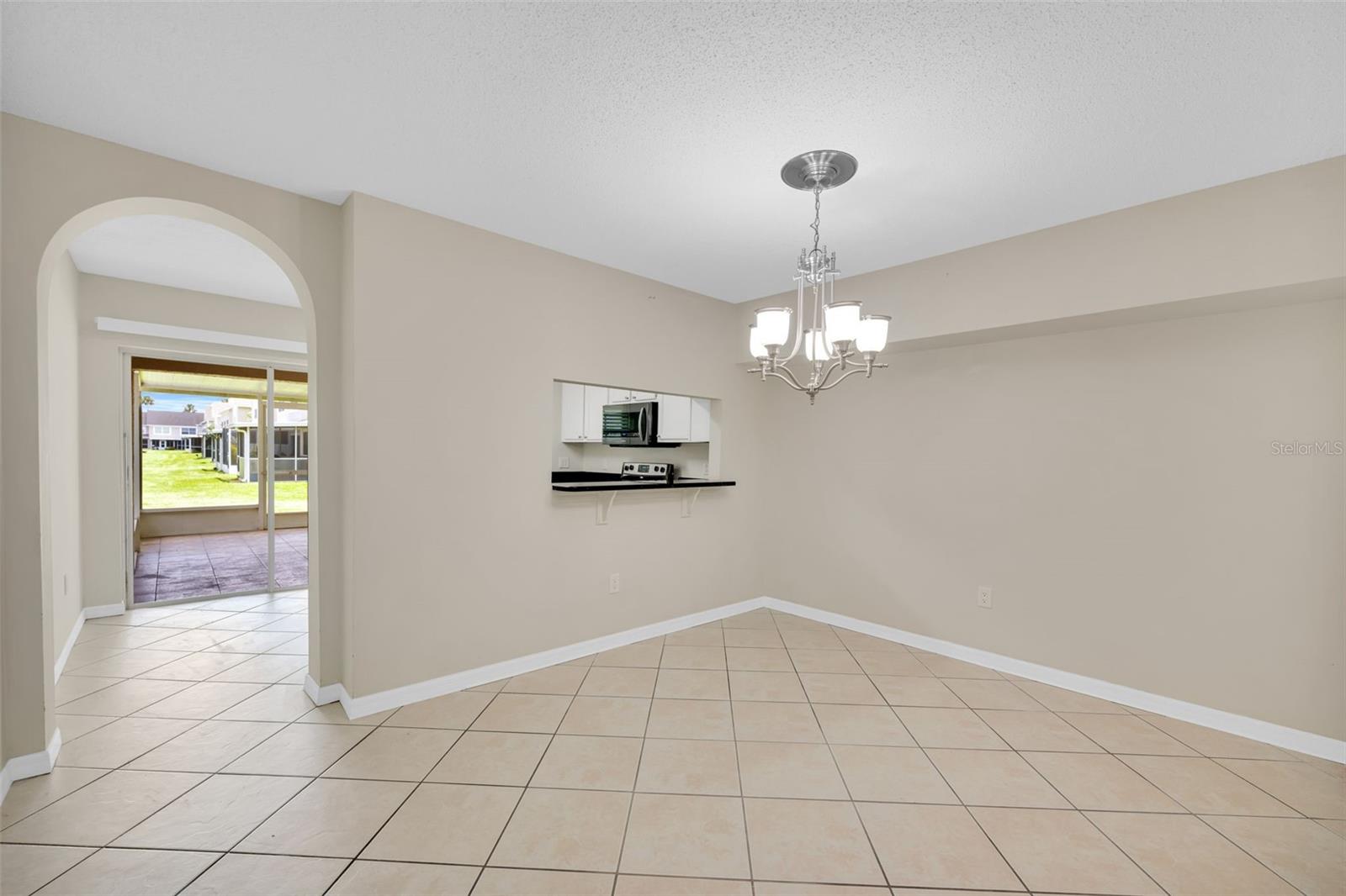 Image 11 of 36 For 632 Kensington Lake Cir