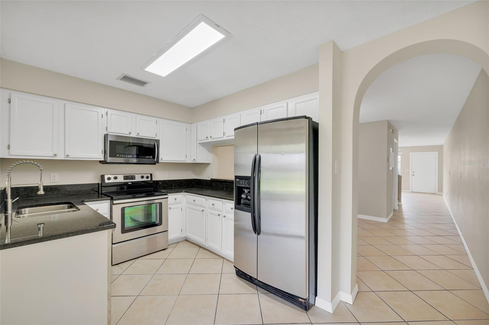 Image 14 of 36 For 632 Kensington Lake Cir