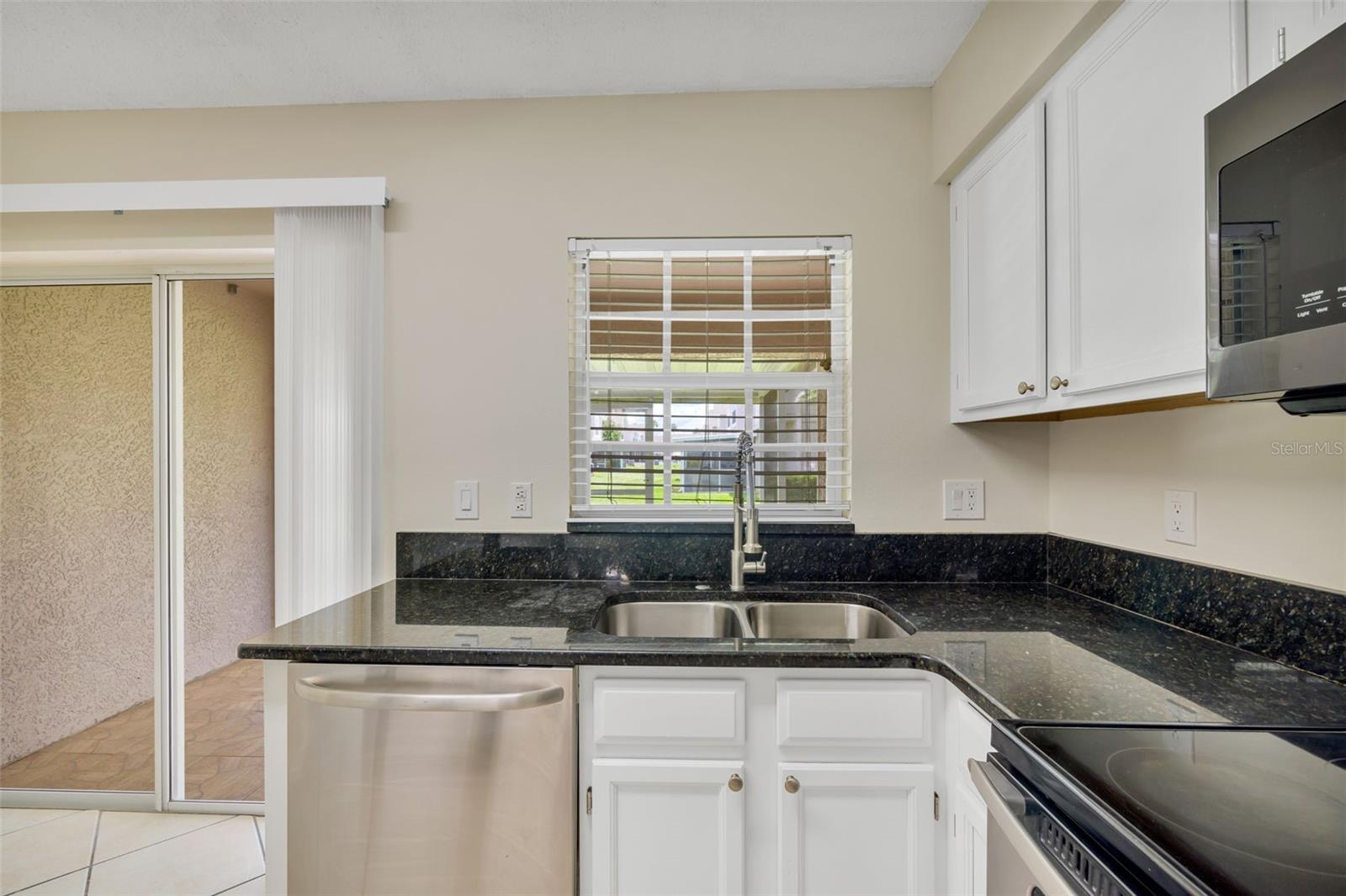 Image 16 of 36 For 632 Kensington Lake Cir