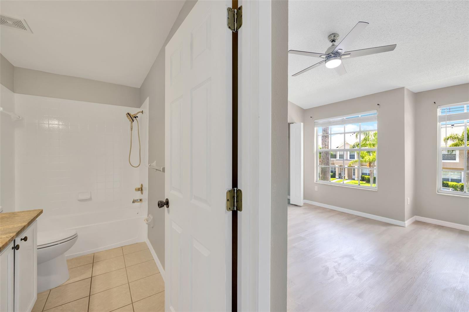 Image 21 of 36 For 632 Kensington Lake Cir