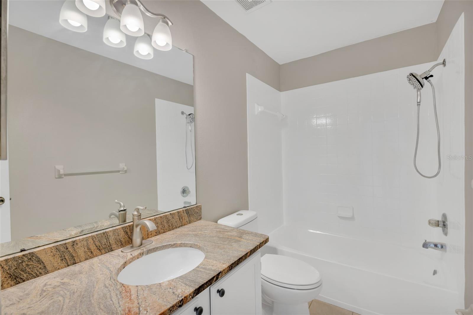 Image 22 of 36 For 632 Kensington Lake Cir