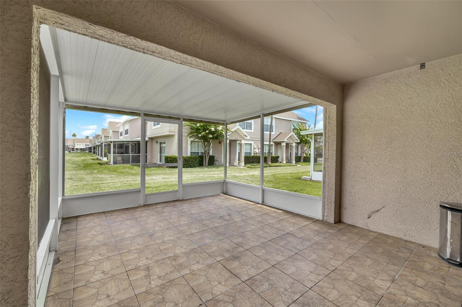 Image 29 of 36 For 632 Kensington Lake Cir