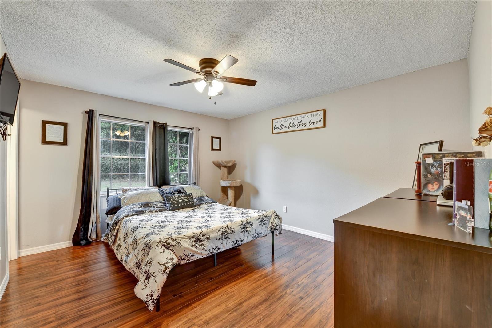 Image 14 of 25 For 11616 Lewis Avenue