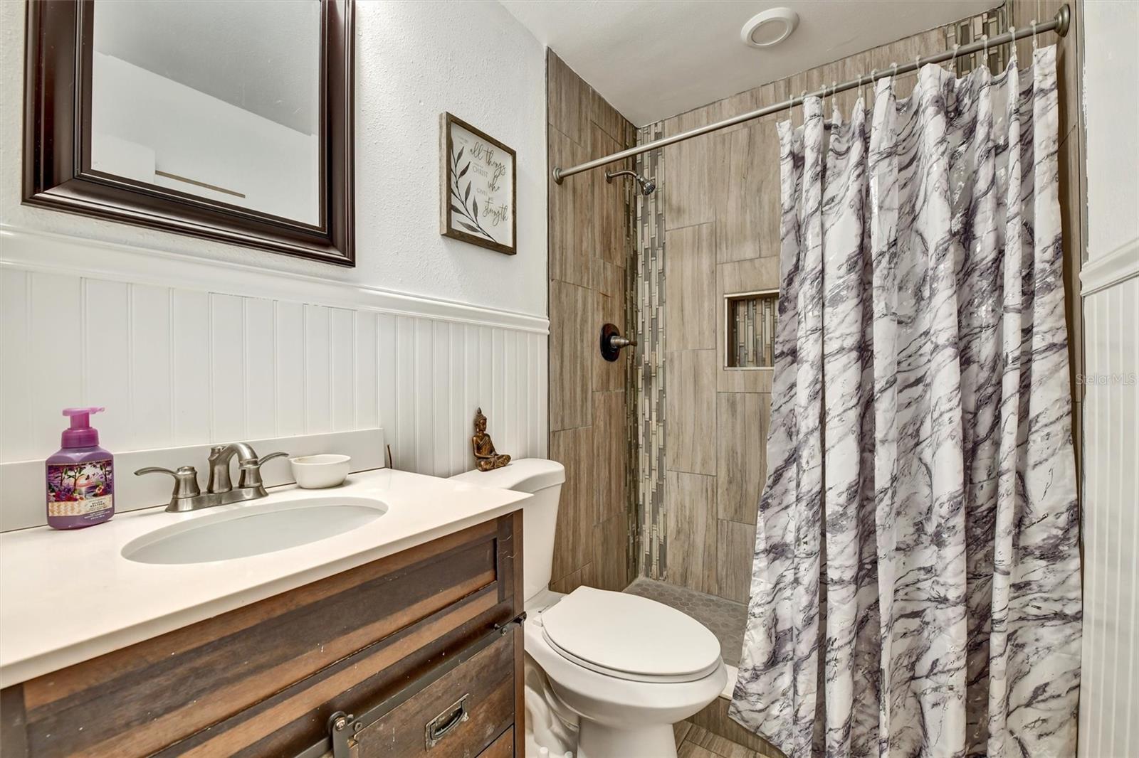 Image 16 of 25 For 11616 Lewis Avenue