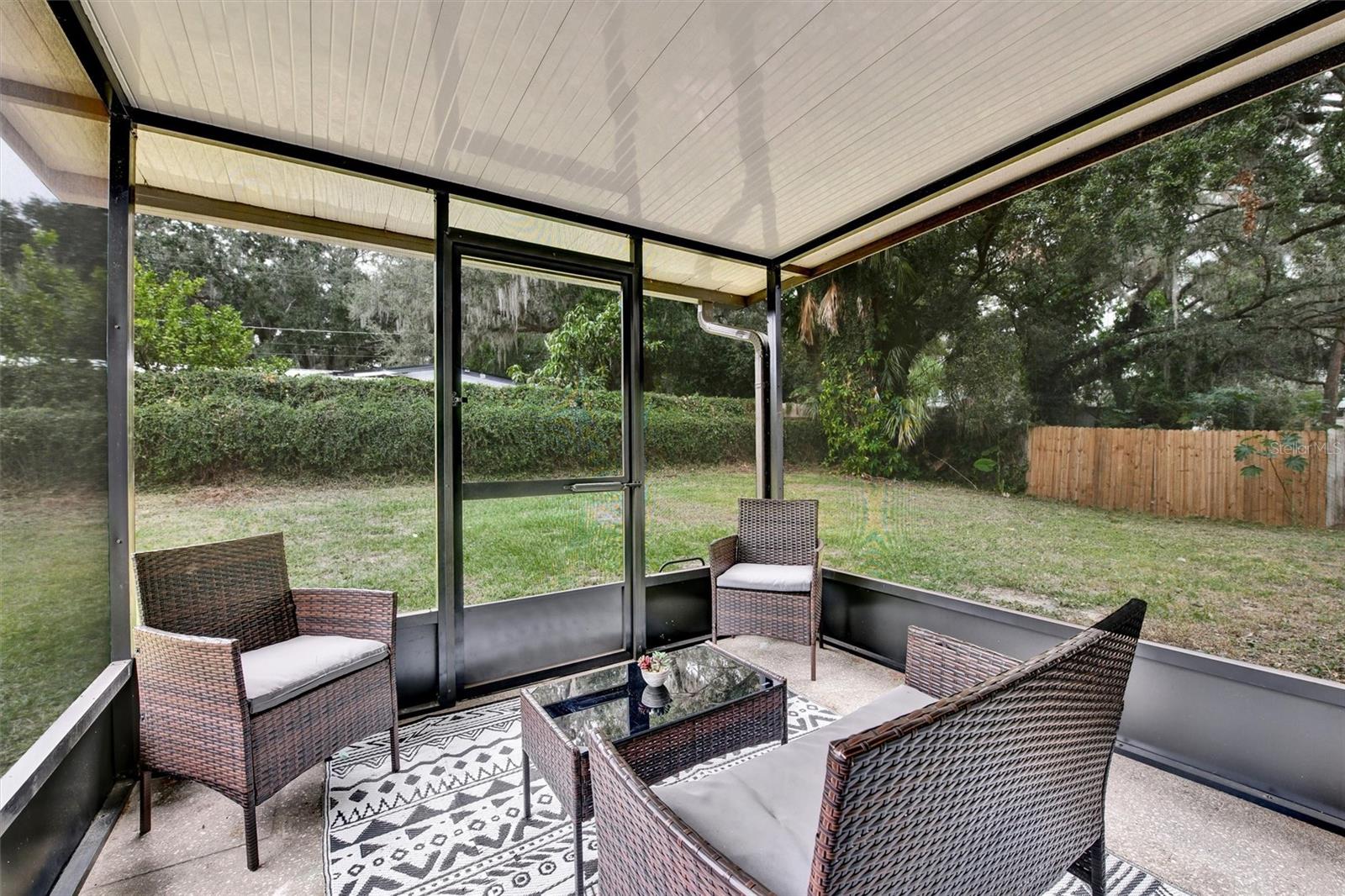 Image 21 of 25 For 11616 Lewis Avenue