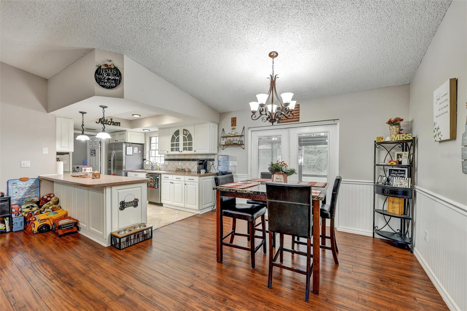 Image 6 of 25 For 11616 Lewis Avenue