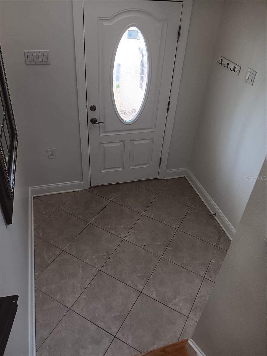 Image 18 of 67 For 200 Brightwater Drive 1