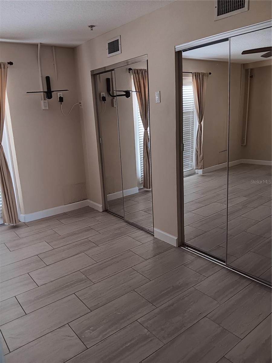 Image 5 of 67 For 200 Brightwater Drive 1