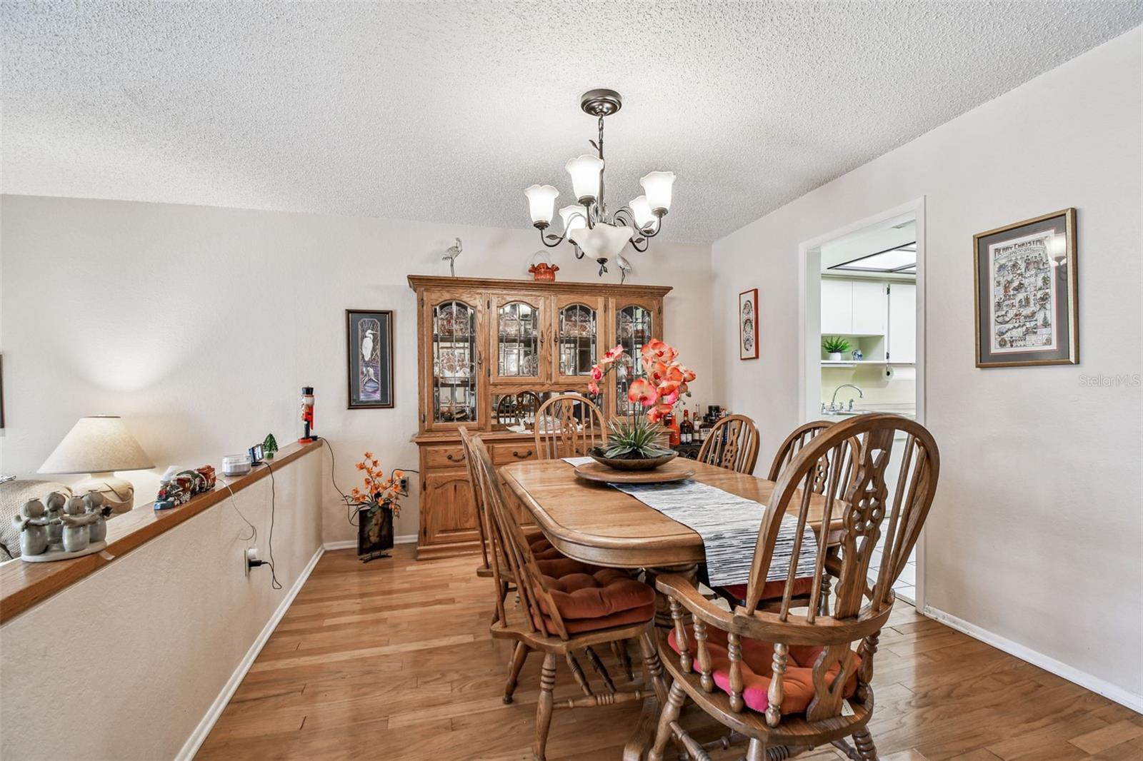 Image 12 of 47 For 474 Lakeview Drive 28