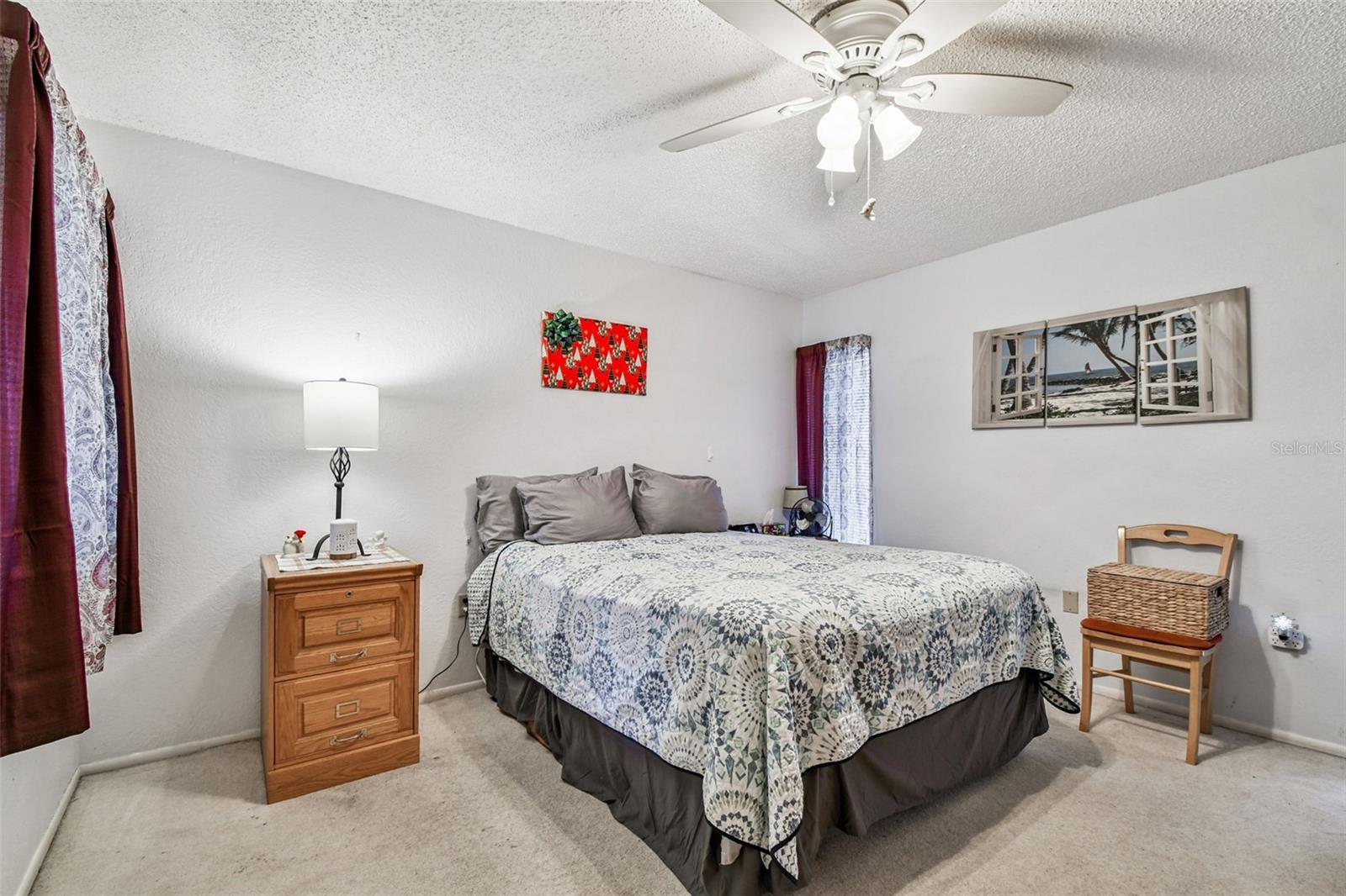 Image 21 of 47 For 474 Lakeview Drive 28