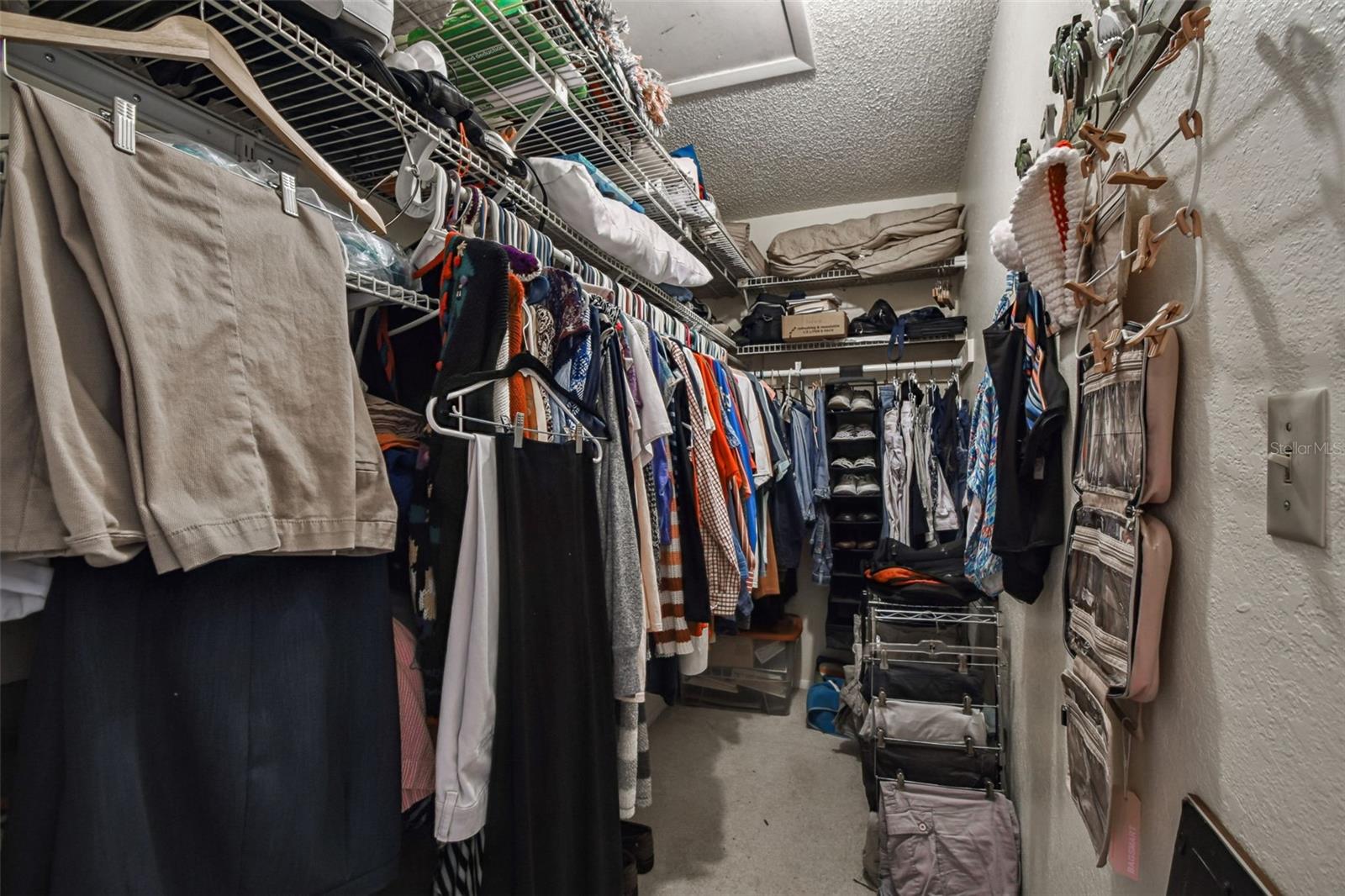 Image 27 of 47 For 474 Lakeview Drive 28