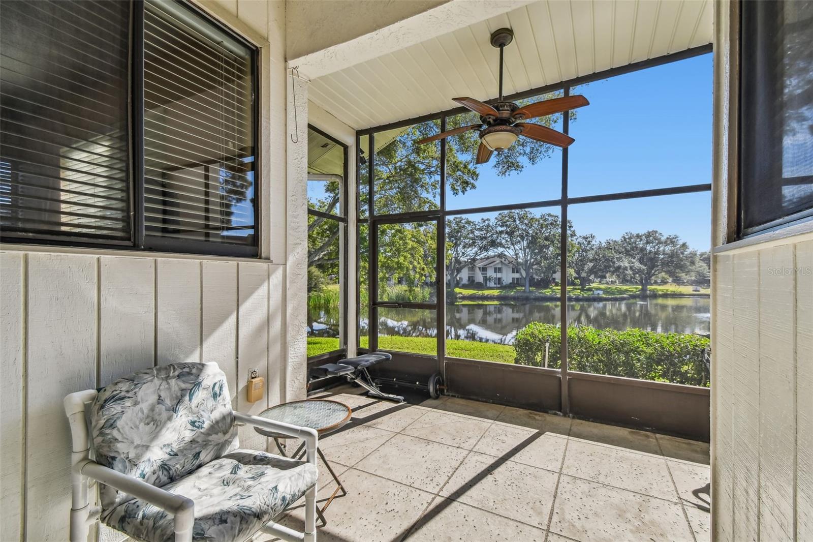 Image 31 of 47 For 474 Lakeview Drive 28