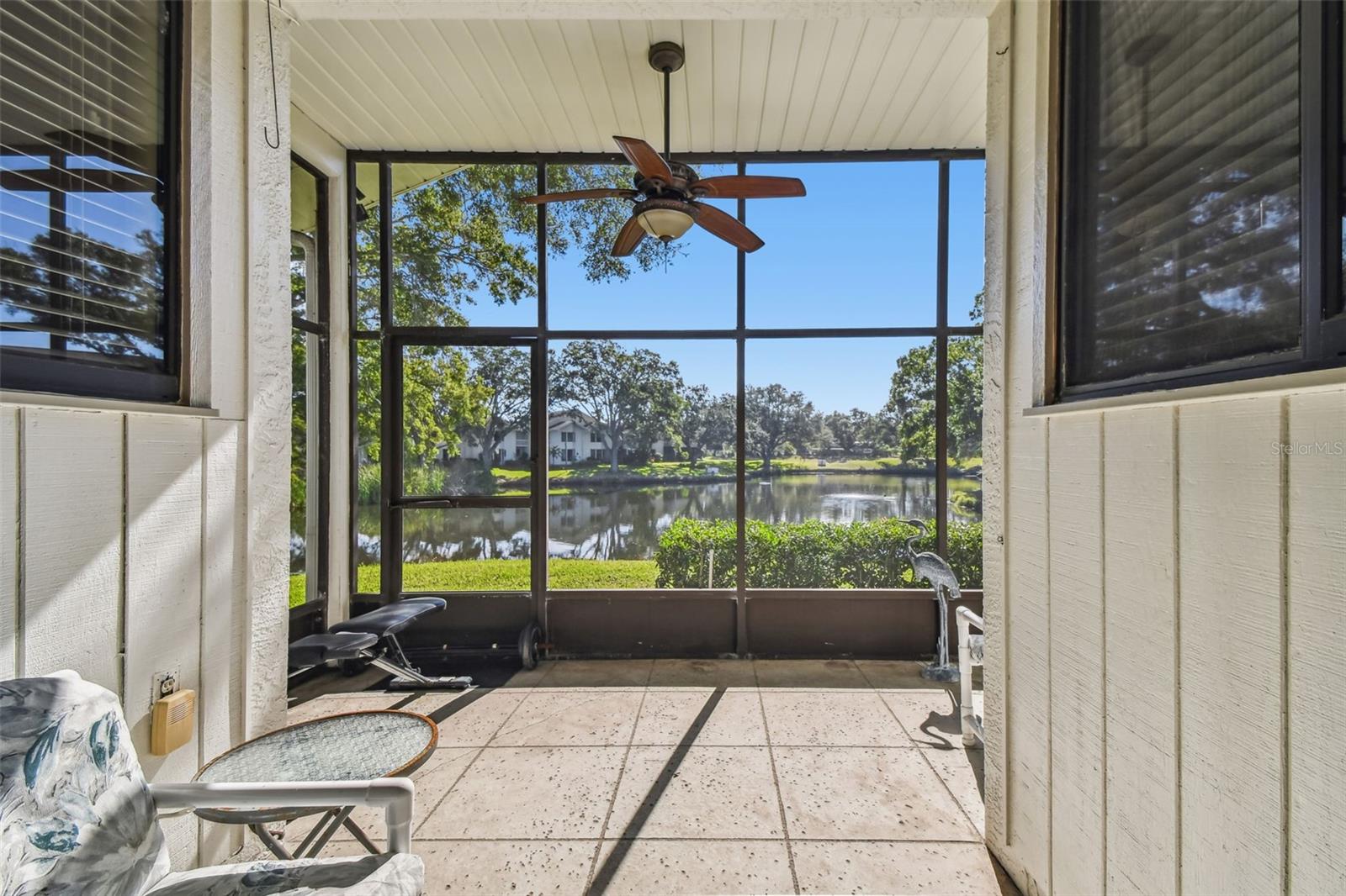 Image 32 of 47 For 474 Lakeview Drive 28