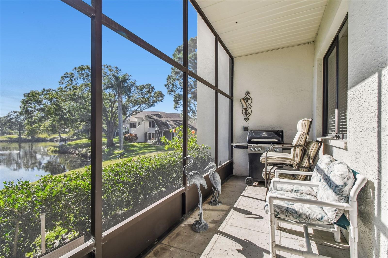 Image 33 of 47 For 474 Lakeview Drive 28