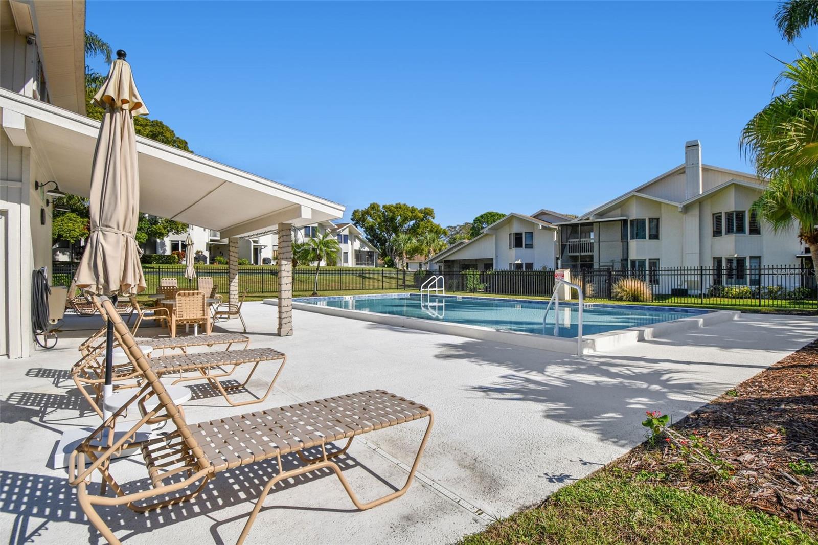 Image 40 of 47 For 474 Lakeview Drive 28