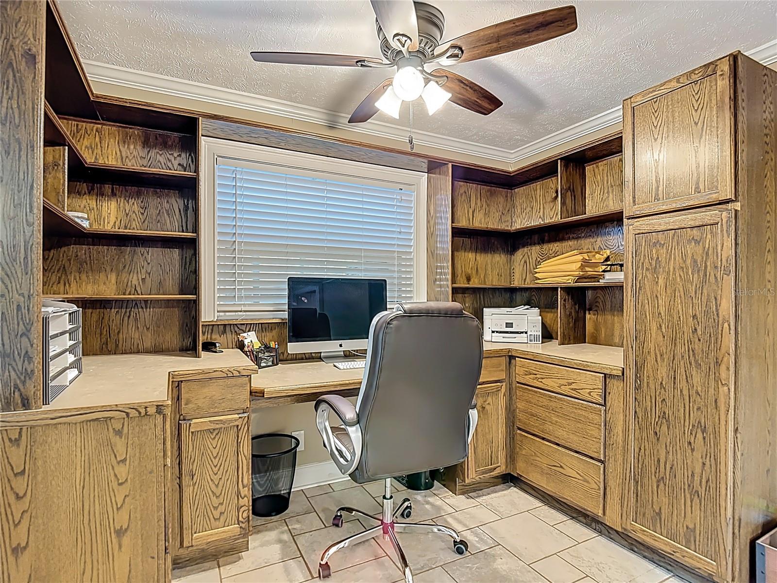 Image 33 of 79 For 5904 Springrun Court