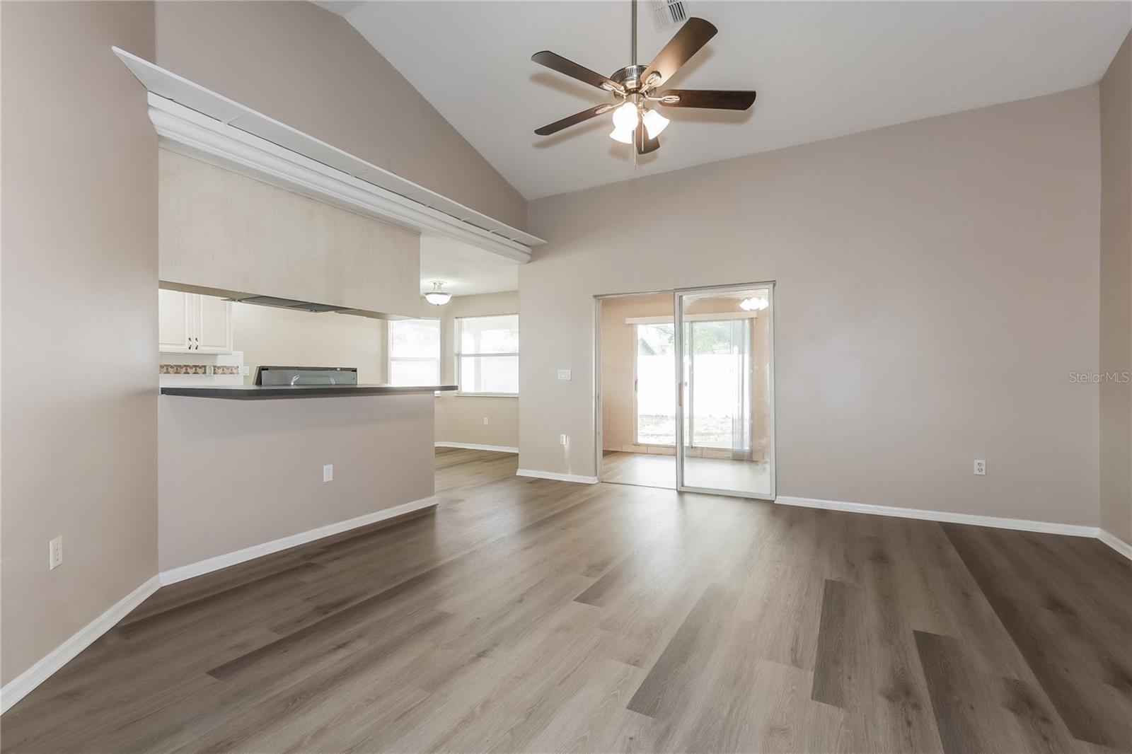 Image 4 of 16 For 6051 Kentucky Avenue