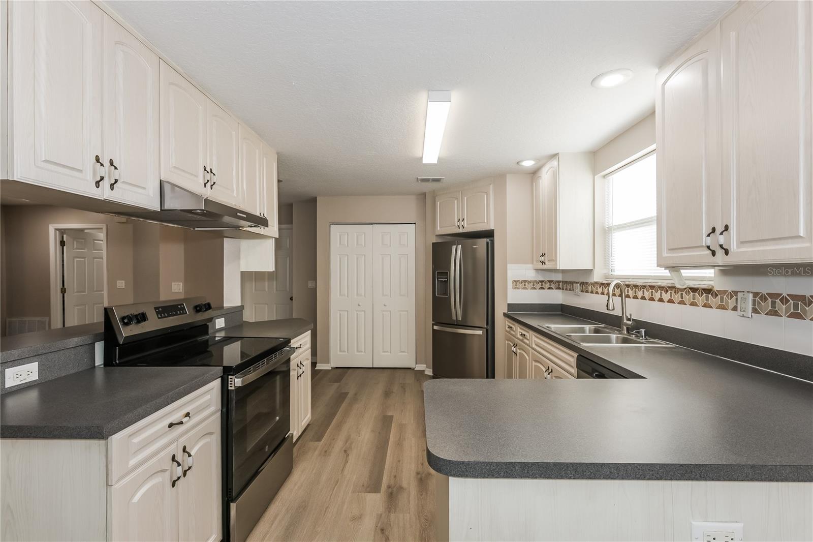 Image 7 of 16 For 6051 Kentucky Avenue