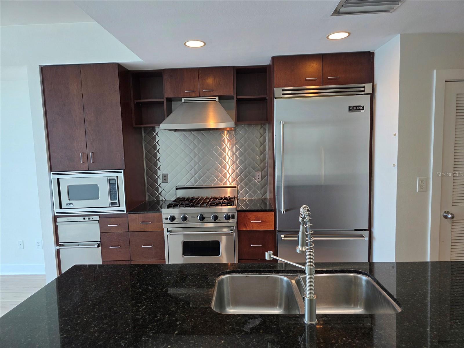 Image 14 of 37 For 1208 Kennedy Boulevard 1020